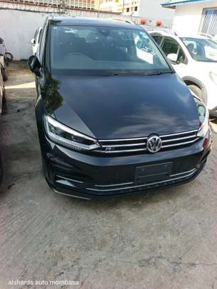 Volkswagen Touran image 2