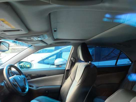 Toyota crown Athlete S 2018 Sunroof image 8
