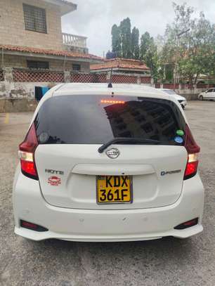 nissan note slightly used image 4