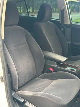 Toyota Premio image 2