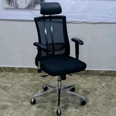 Highback mesh office chair image 2