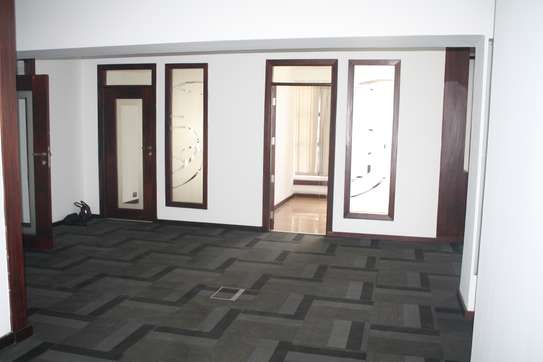 1300 ft² office for rent in Westlands Area image 3