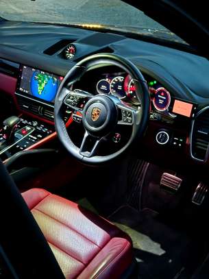 Porsche Cayenne Luxury SUV Black Excellent Condition image 5