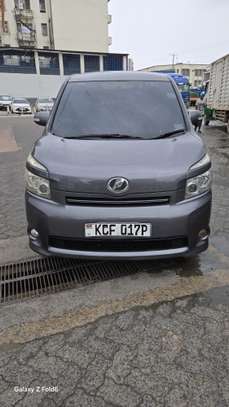 Toyota voxy KCF image 3