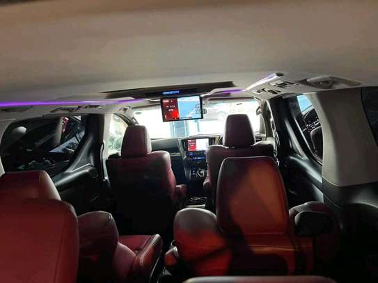 Toyota alphard executive Edition 2018model image 10