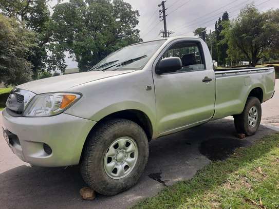 TOYOTA HILUX 4WD image 9