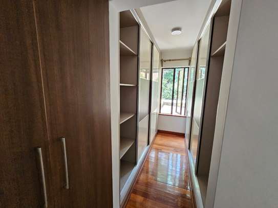 5 Bed Townhouse with En Suite in Lavington image 12
