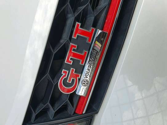 Volkswagen Golf GTI image 3