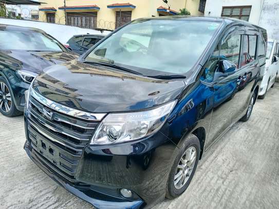 Toyota noah on sale van