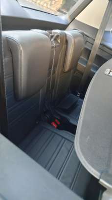 Volkswagen Touran TSI 2017 Sunroof image 8