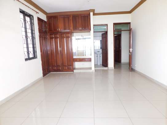 4 Bed Apartment with En Suite in Mombasa CBD image 7