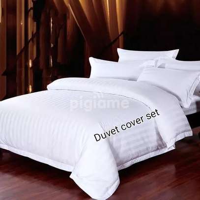 White stripped duvets covers image 2