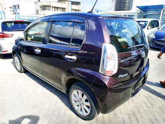 Toyota passo maroon image 2