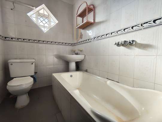 2 Bed Apartment with En Suite in Lavington image 15