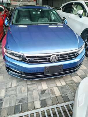 Volkswagen Passat Rline image 2