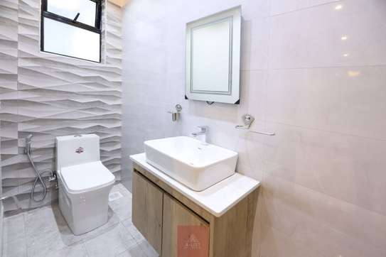 1 Bed Apartment with En Suite at Githuri Road image 4