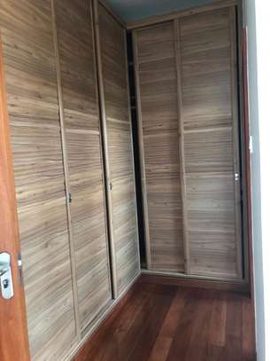 4 Bed Apartment with En Suite in Westlands Area image 14