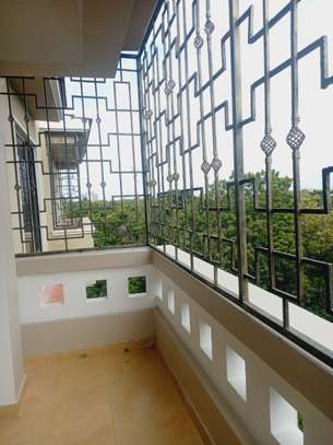 5 Bed Apartment with En Suite in Nyali Area image 7