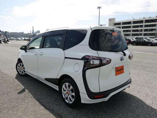 TOYOTA SIENTA HYBRID (MKOPO/HIRE PURCHASE ACCEPTED) image 4