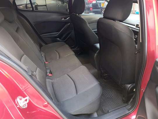 Used axela petrol image 6