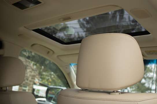 2016 LANDCRUISER ZX BEIGE LEATHER PEARL WHITE COLOUR image 4