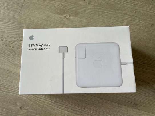 MacBook 85W MagSafe 2 power adapter image 2