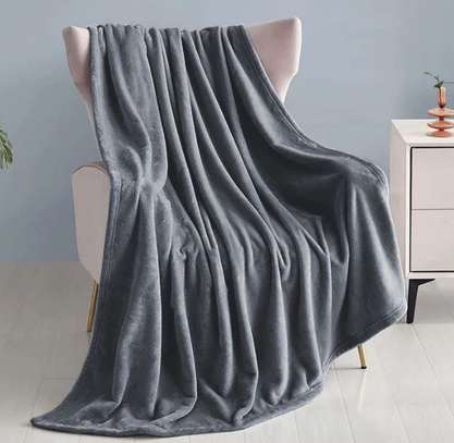 Soft woven Fleece Throw Blankets image 2
