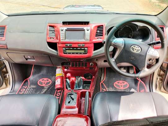 TOYOTA HILUX DOUBLE CAB AUTOMATIC 2013 MODEL image 9