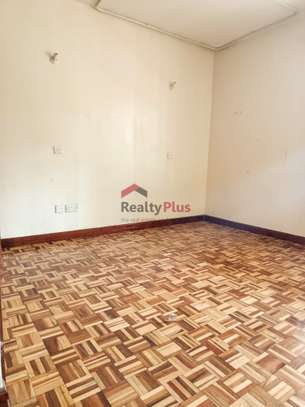 3 Bed Apartment with En Suite in Kilimani image 9