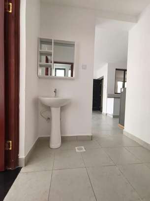 Serviced 1 Bed Apartment with En Suite in Kitengela image 6