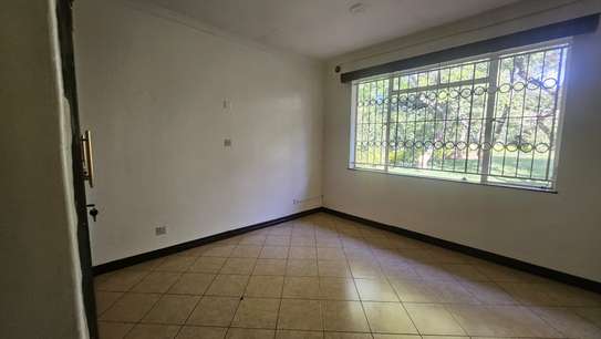 4 Bed House with Staff Quarters in Runda image 7