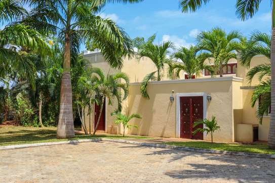 3 Bed House with Swimming Pool in Vipingo image 2