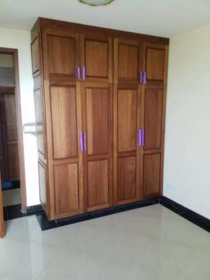 Serviced 4 Bed Apartment with En Suite in Nyali Area image 11