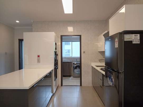 2 Bed Apartment with En Suite in Riverside image 13