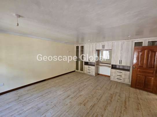 4 Bed House with En Suite in Thigiri image 19