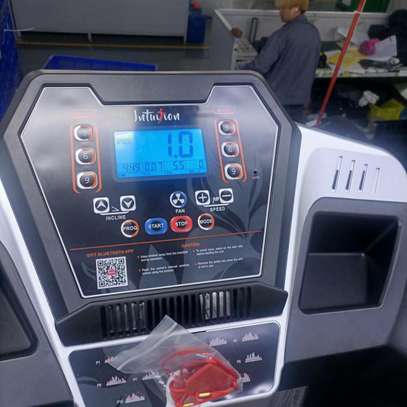 Treadmill  (120kgs) image 3