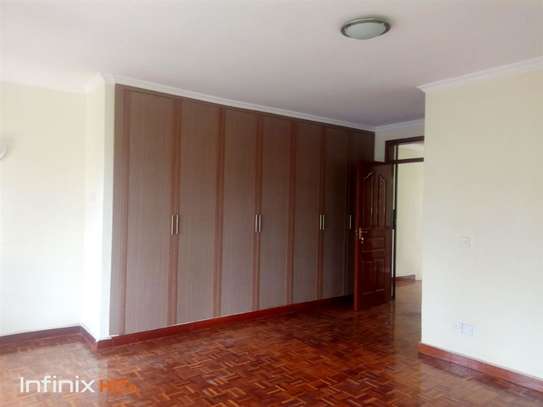 4 Bed Townhouse with Gym in Rosslyn image 20