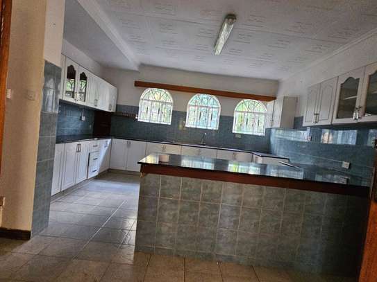 5 Bed House with En Suite at Peponi Road image 14
