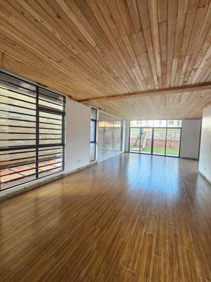 4 Bed Villa with En Suite in Kiambu Road image 9