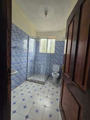 6 Bed House with En Suite in Runda image 15