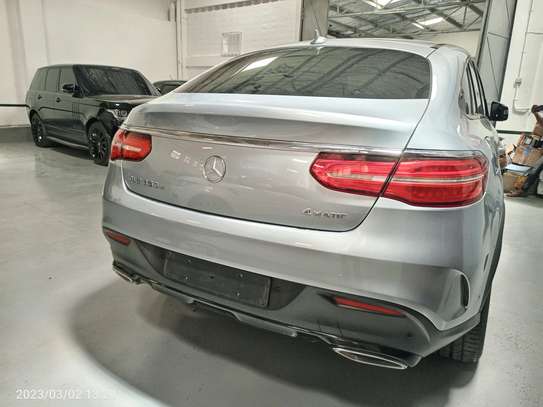 Mercedes Benz GLE 350d image 9