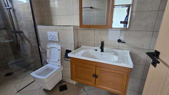 3 Bed Apartment with En Suite in Parklands image 10