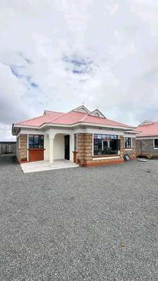 3 bedrooms bungalow for sale image 2