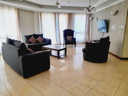 3br apartment plus Sq available for Airbnb in Nyali image 10
