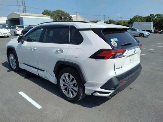 Toyota RAV4 2019 image 3
