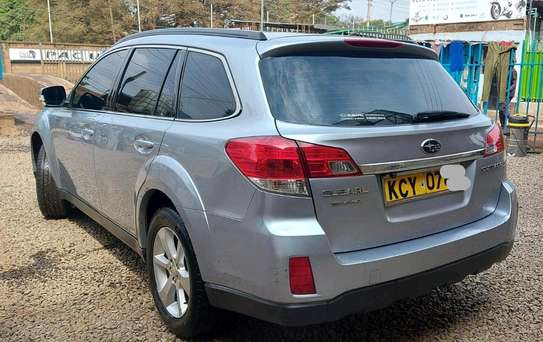 Subaru Outback Year 2014 Silver colour Accident free image 6
