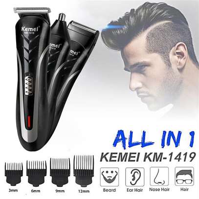 3 in 1 Kemei Shaver image 1