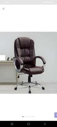 Luxury Reclining Office Chair – Ergonomic Swivel Design image 6