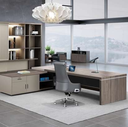 Office Desk : 1.8 Metres Premium Luxury Executive C.E.O Desk image 2