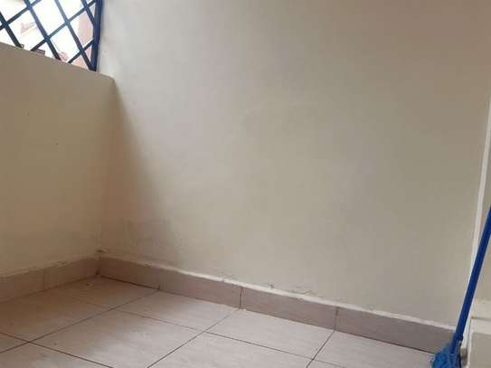 2 Bed Apartment with En Suite at Fourways Junction Estate image 17